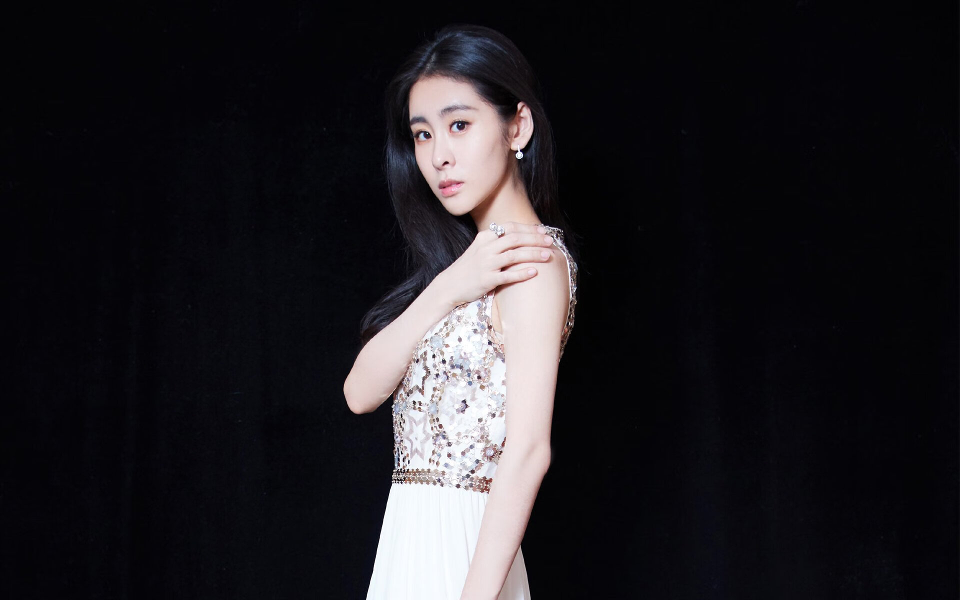 德甲战火升腾，精彩反击和精彩扑救不断上演，德甲榜首大战