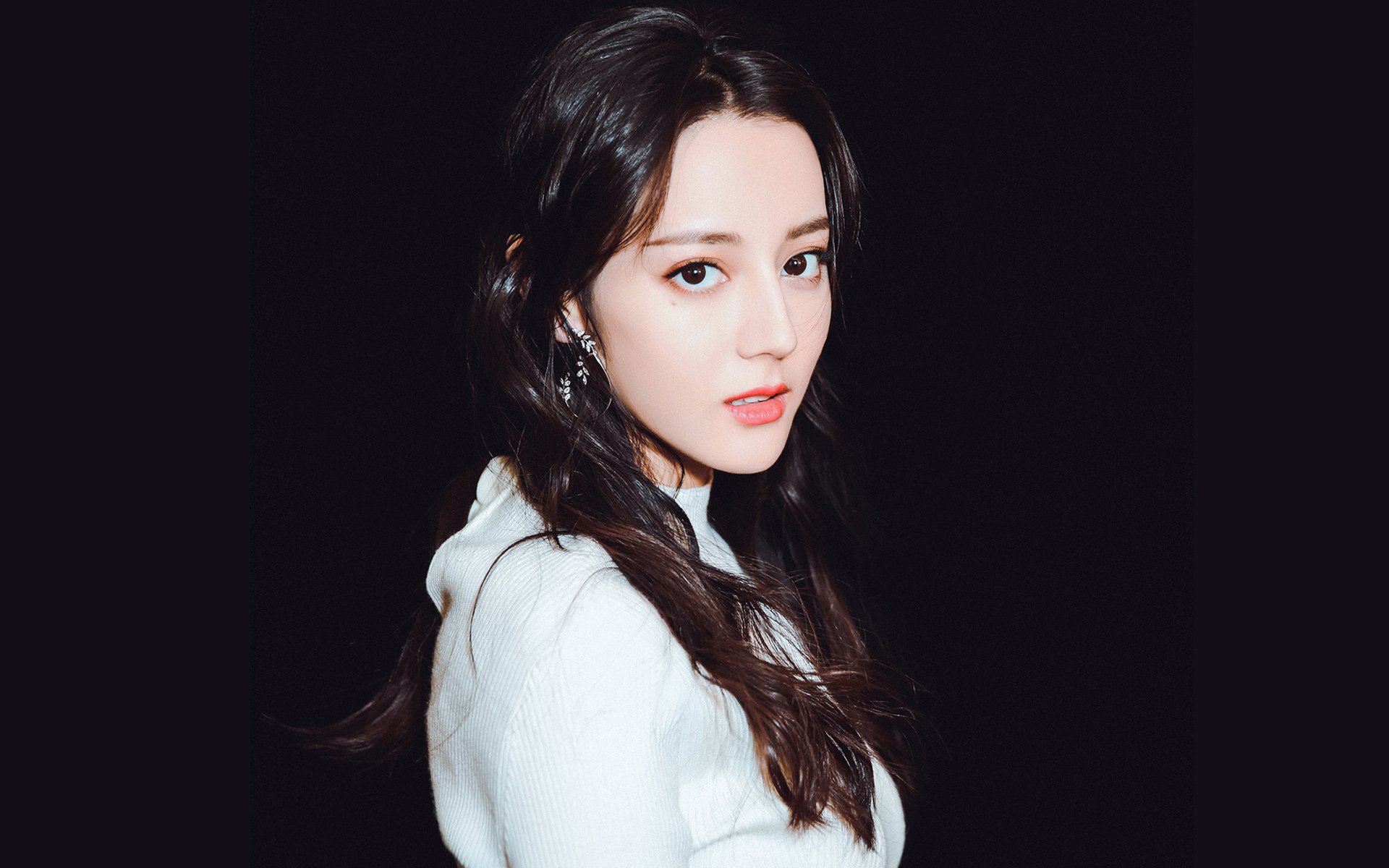 电竞产业链协同发展态势良好，电竞产业推动其他产业