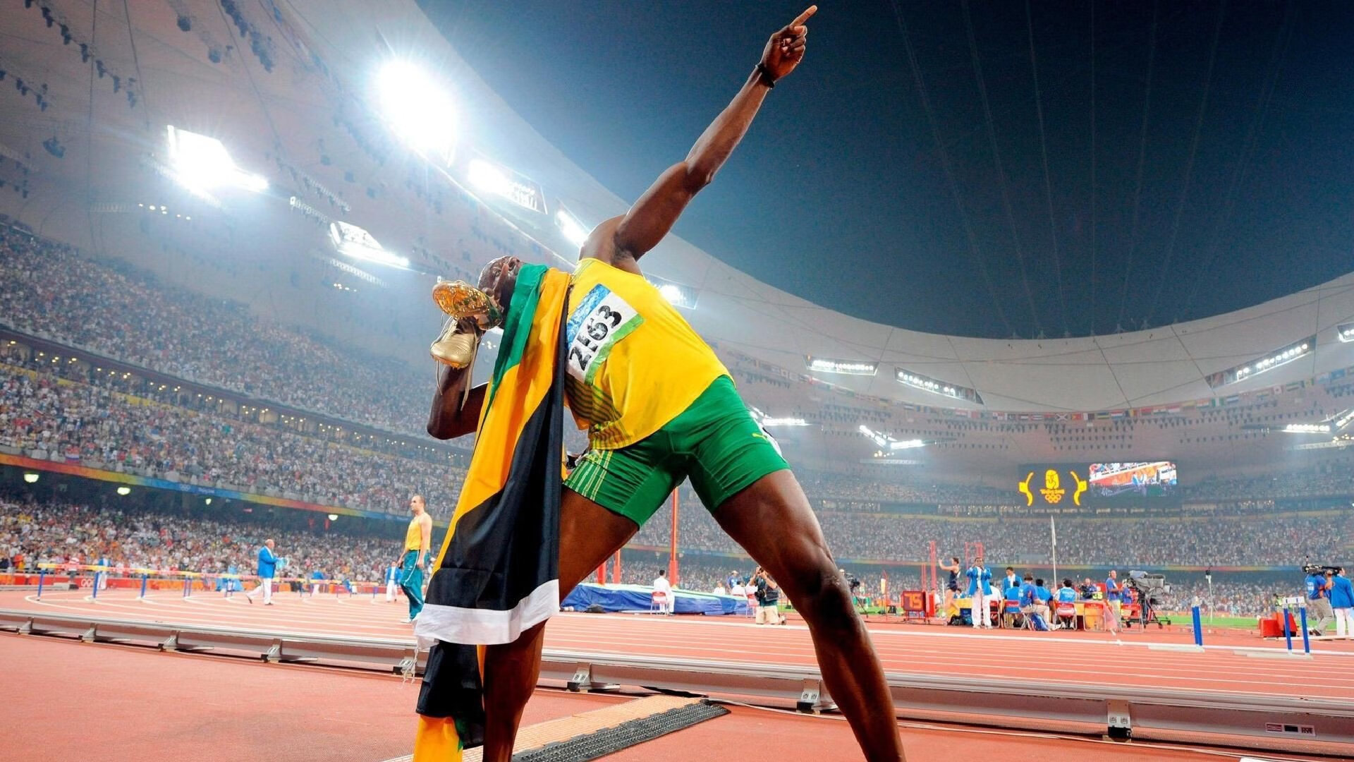 “腰旗式美式橄榄球：东部新区赛场首次亮相”